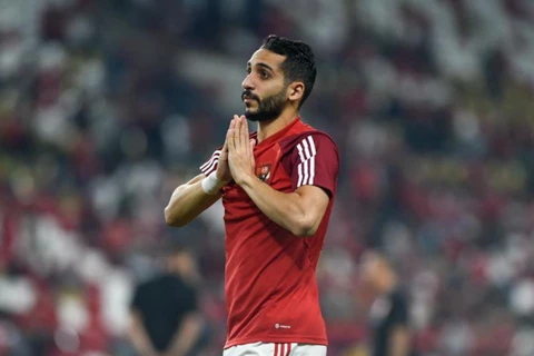 لتحديد برنامج العلاج الطبيعي.. الأهلي يعلن خضوع كريم فؤاد لفحص طبي جديد